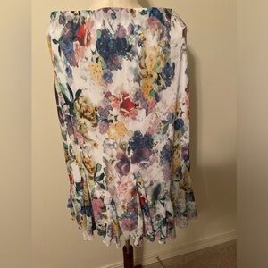 Dress Barn Women’s Skirt - Size L